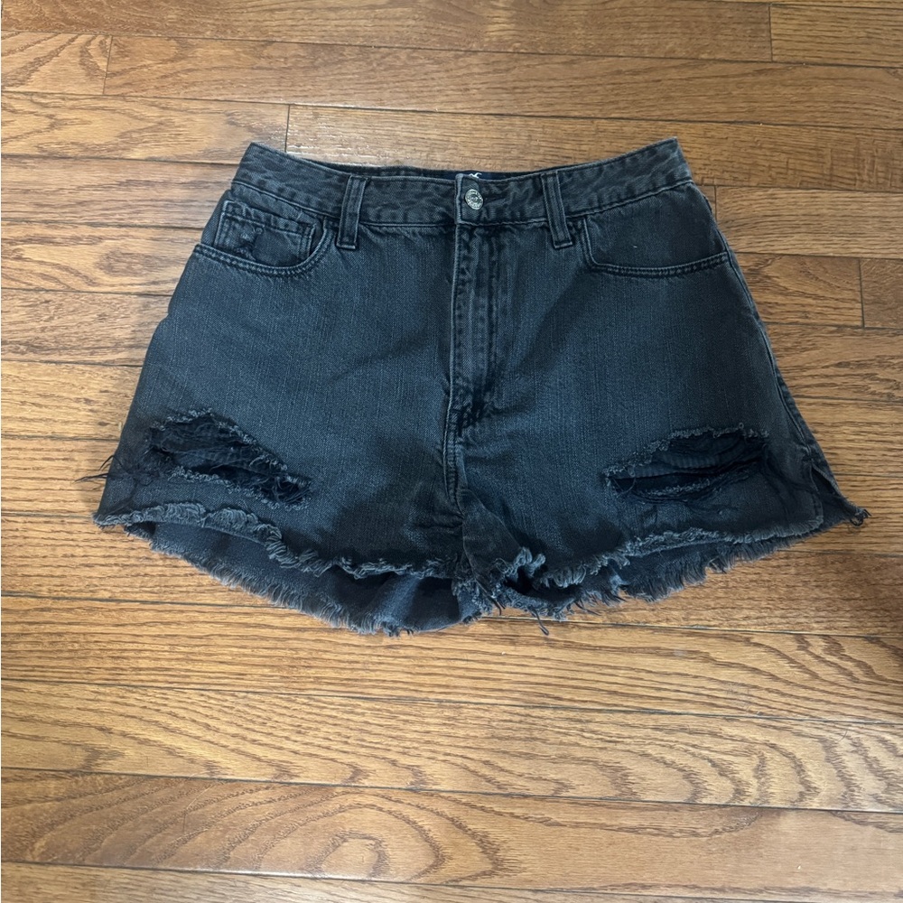 Hollister Ultra High Rise Relaxed Vintage Shorts  size 7 28